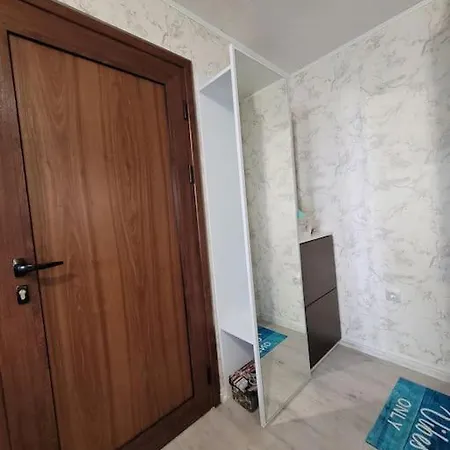 Centrally-located Near The Sea Garden Apartament Warna