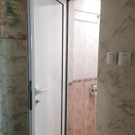Centrally-located Near The Sea Garden Апартаменты Варна