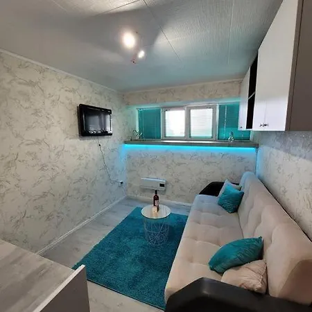 Centrally-located Near The Sea Garden Апартаменты Варна
